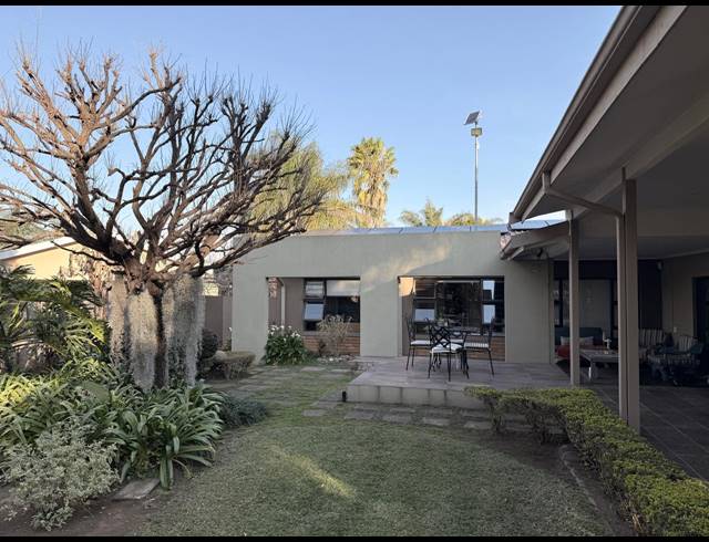 5 BEDROOM HOUSE FOR SALE IN HUTTENHEIGHTS
